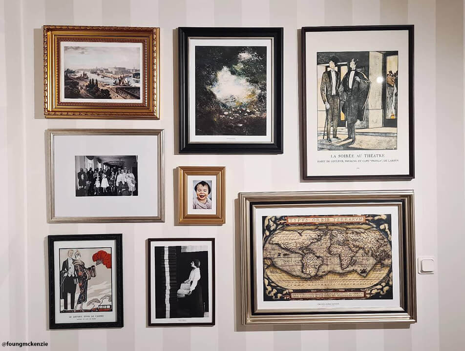 Tavelvägg i vardagsrum